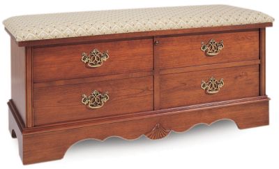 <02485-61  : Stratford II Cedar Chest